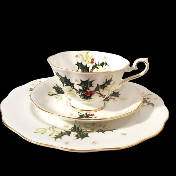 Vintage Royal Albert Yuletide Tea Cup Saucer and Tea Plate circa 1960 - Picture 13 of 13